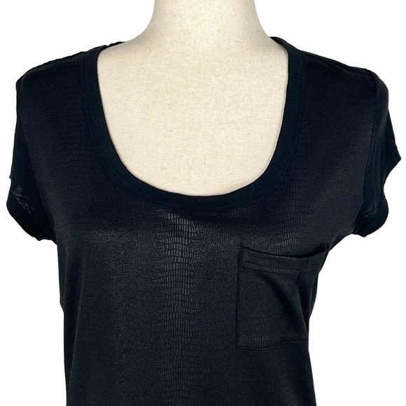 CALVIN KLEIN SNAKE PRINT SCOOP NECK SHORT SLEEVE TEE IN BLACK WOMEN'S SIZE SMALL - Picture 2 of 10
